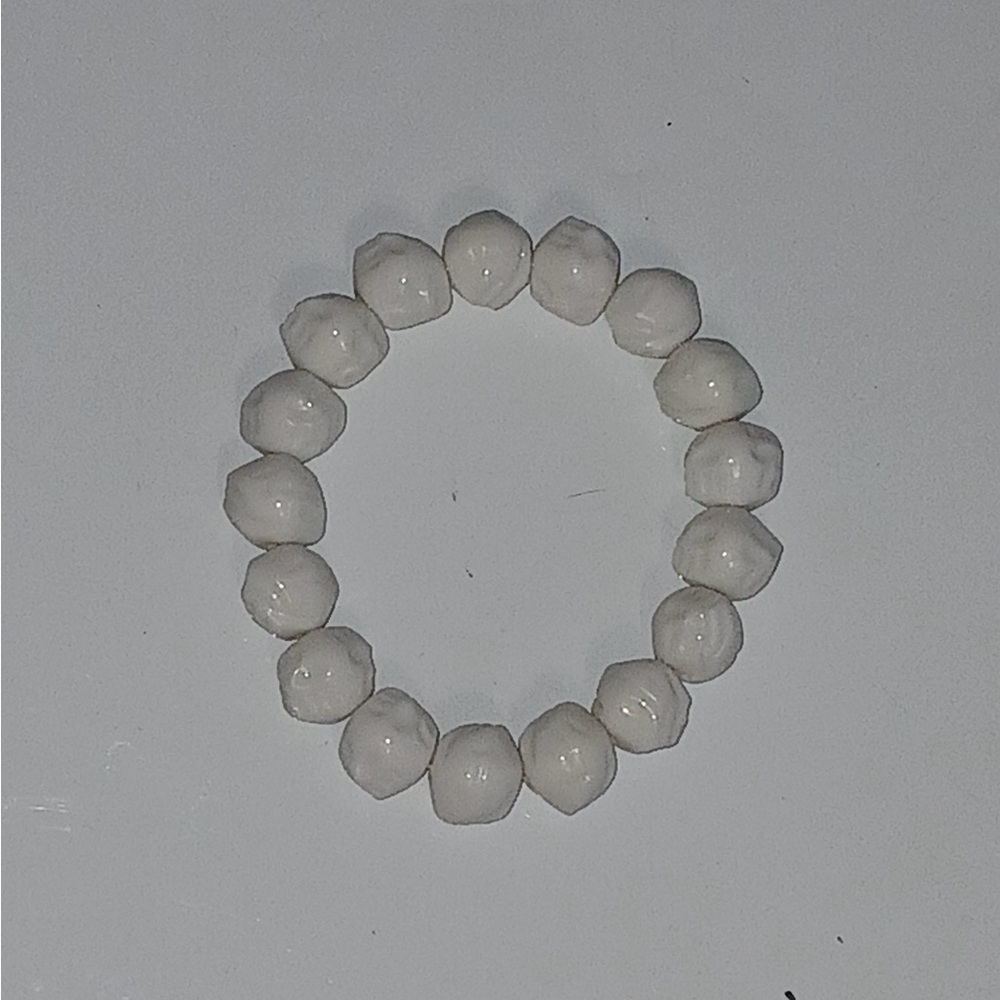 Elegant White Beaded Bracelet